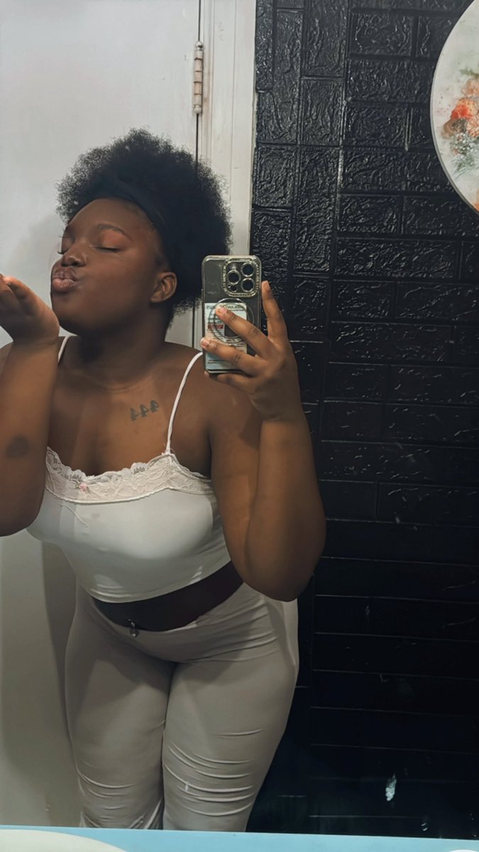 Princessdabrat4's tweet photo. Lululemon 🫦 https://t.co/3HWGGzqqgT