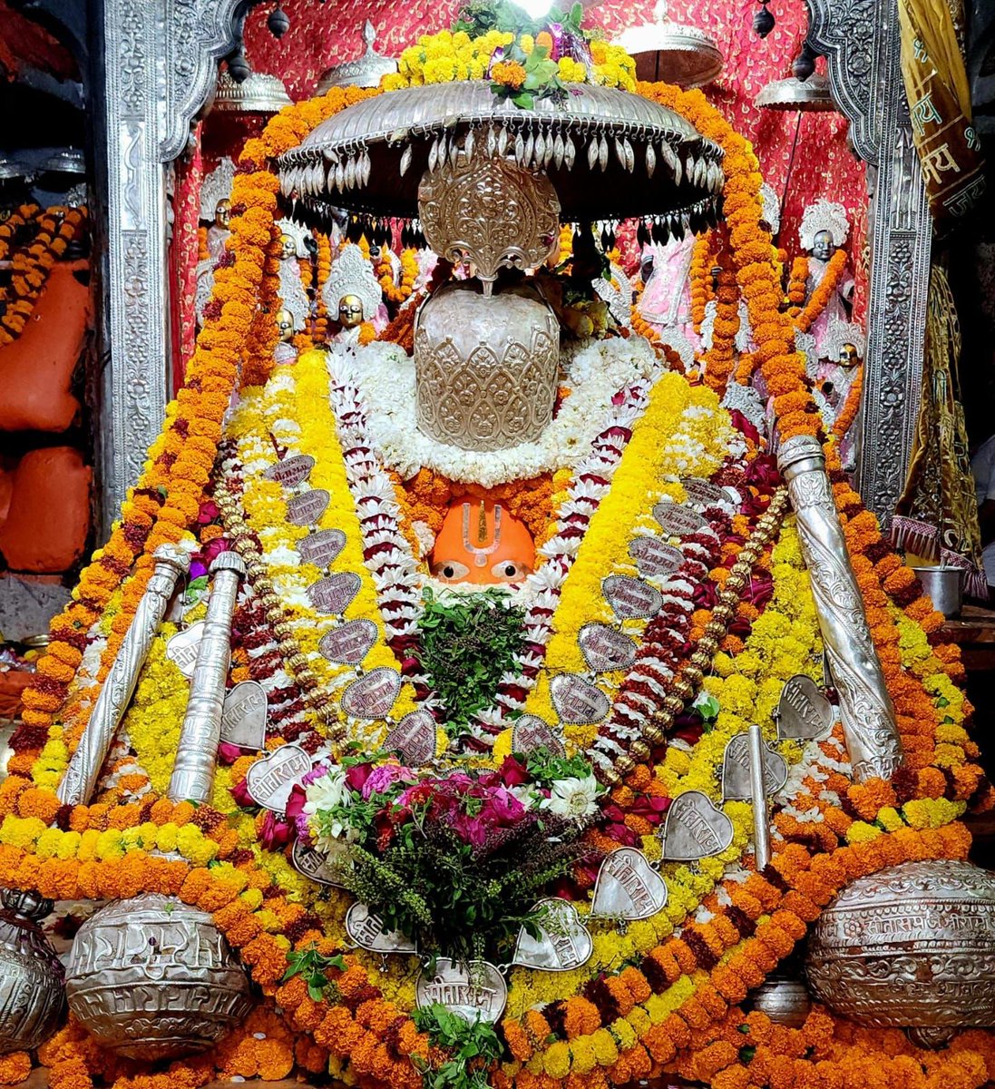 ShriAyodhya_'s tweet photo. अयोध्या से महाराजाधिराज श्री हनुमान जी महाराज के अद्भुत दर्शन 🙏🌿 https://t.co/p2iUflJbF2