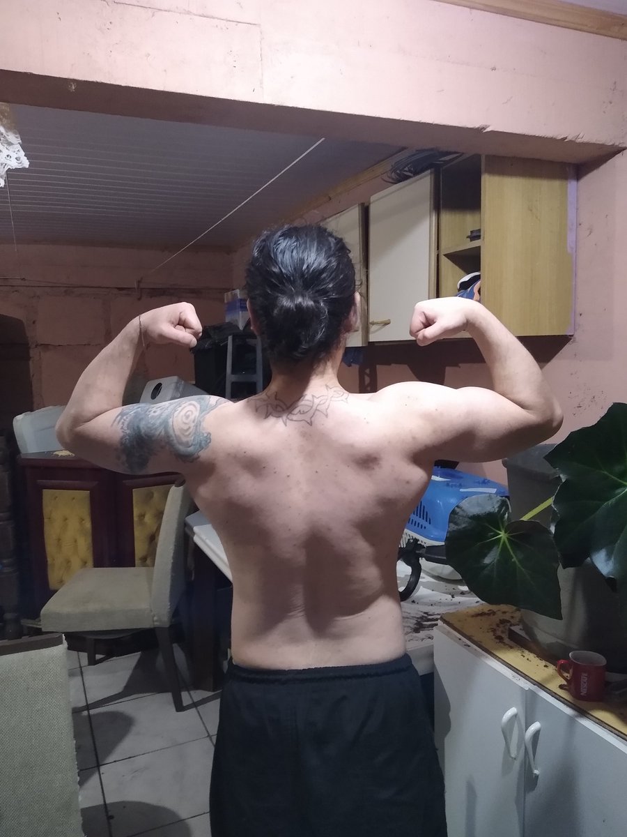 Robenzeta_'s tweet photo. Minha evolução em 2 anos 🥷 

#Fitness #Motivation #Treino #ShapePerfeito #VidaSaudável #Musculação https://t.co/kv0N1Y6Syc