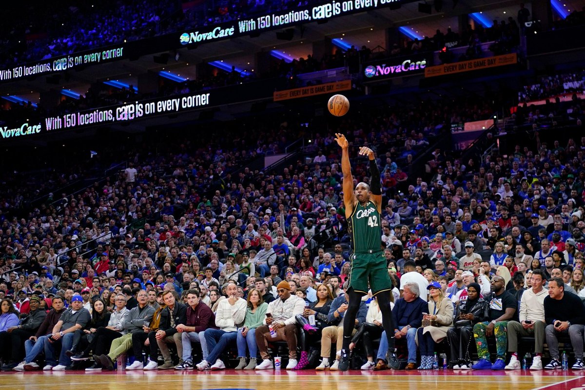 rafaneyte's tweet photo. Informan los Boston @celtics, que el dominicano 🇩🇴 Al Horford es el primer jugador en la historia de la NBA en conseguir 1,300 bloqueos y 900 triples. Que gran carrera ha tenido el nuestro. ¡Rumbo al HOF! #WojDOM https://t.co/DWoSGMJkE4