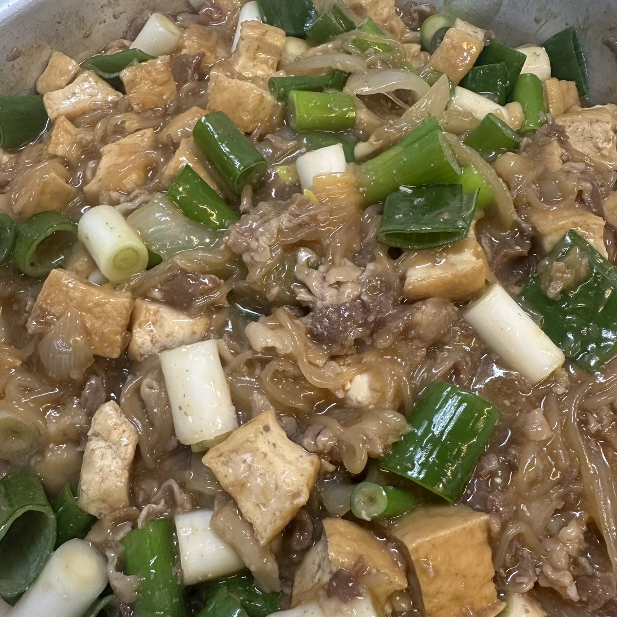 etwo55's tweet photo. 只今の限定カレー
「豚・野菜・厚揚げのすき焼き風うま煮&カレー」
今日もやってしまいました!
一食で二食美味しい!?是非!😊
#イートゥー #カレー #唯一無二 #オレイケメン #デリカD5 #ソロキャンプ #神社仏閣 #写経をひろめたい #japan #chiba #cool #curry #etwo #他にないカレー https://t.co/p3bObGPeJz