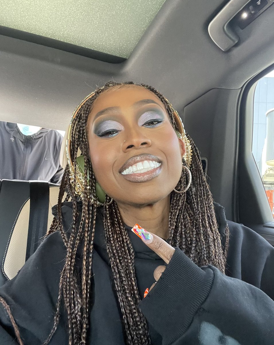 MissyElliott's tweet photo. ☺️🫶🏾 https://t.co/WvFPE2fm1J