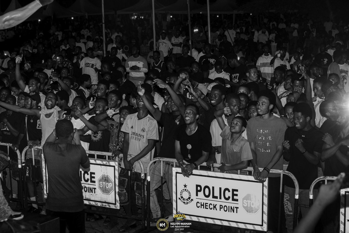 thecampusnet_'s tweet image. The stage is heating up and the energy is electric! UMaT NOVA Freshers Akwaaba Artiste Night warm-up is officially ON!