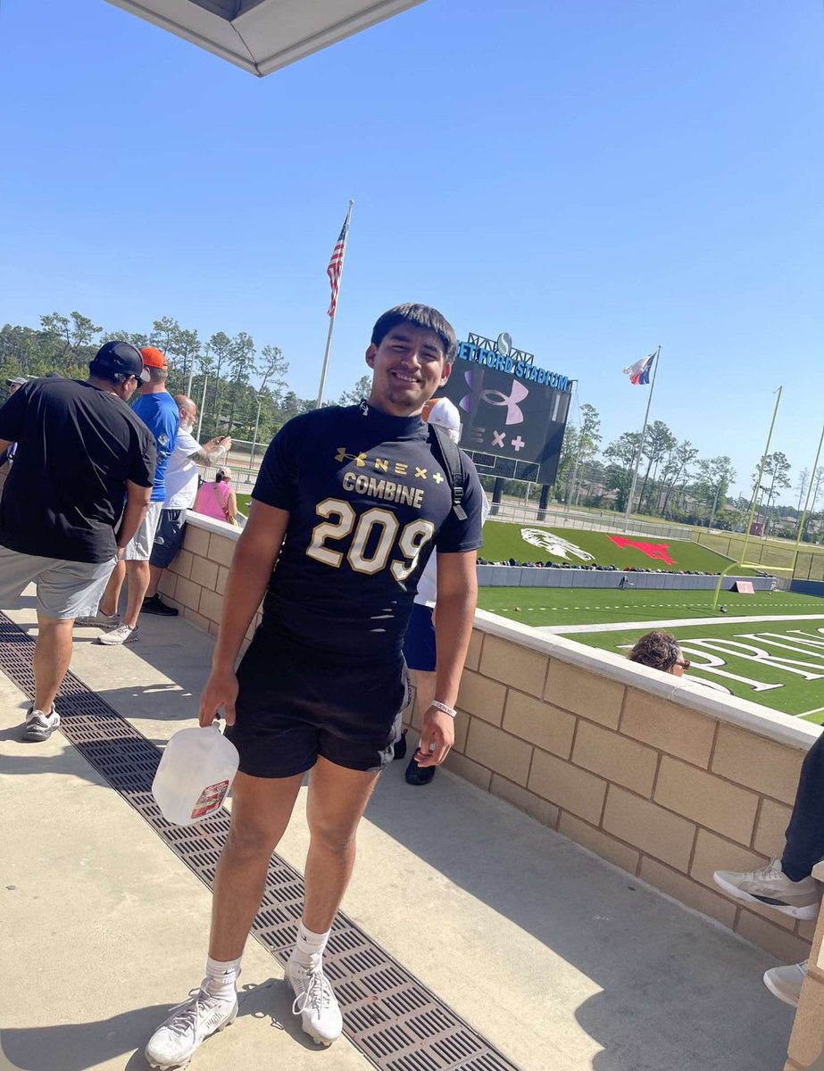 ZoRendon12's tweet photo. Had a great combine today at the Under Armour Series in Houston, Tx . Went 4-0 in the 1v1s against some top competition. Thank you @TheUCReport @UAFootball and all the coaches for a great camp. @CoachTSalazar @CoachRosch @Westlake_Nation @SILVERBACKU @CoachPoe1914 @Recruits1st https://t.co/gde2RRxaUZ
