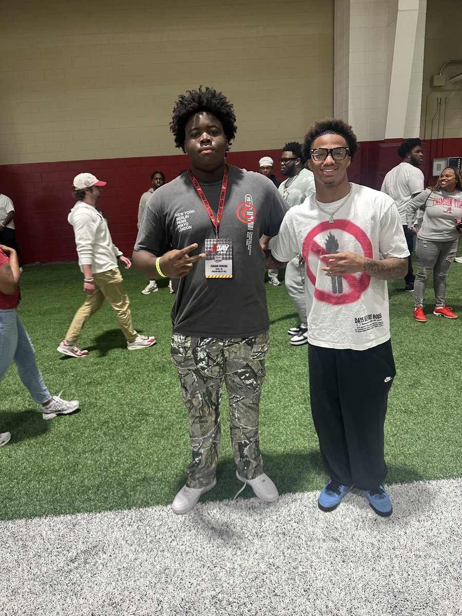 Had a great time at A Day with <a href="/CoachL__/">Coach L</a> &amp; my fellow Steppers!! 👣It was a pleasure meeting the players &amp; it’s always great seeing the coaches again! 💪🏾 

Thank you <a href="/AlabamaFTBL/">Alabama Football</a> for showing me a great time! 🙏🏾

<a href="/mharijohnson/">Kamhariyan “Mhari” Johnson⭐️</a> <a href="/chaseholt2027/">Chase Holt</a> <a href="/J1quanRogers/">JiQuan Rogers</a> <a href="/JayMbakwe/">Jaylen “Bak” Mbakwe</a>