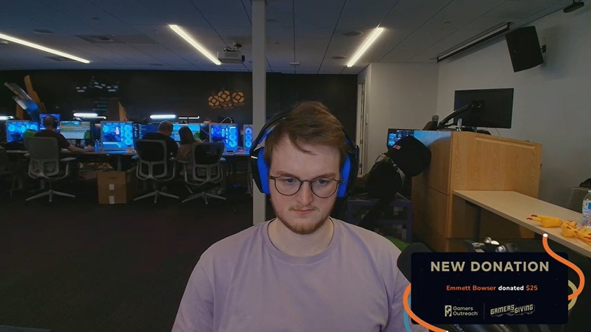 every cut to Grian completely silent and locked tf in makes me lose it LMAOO