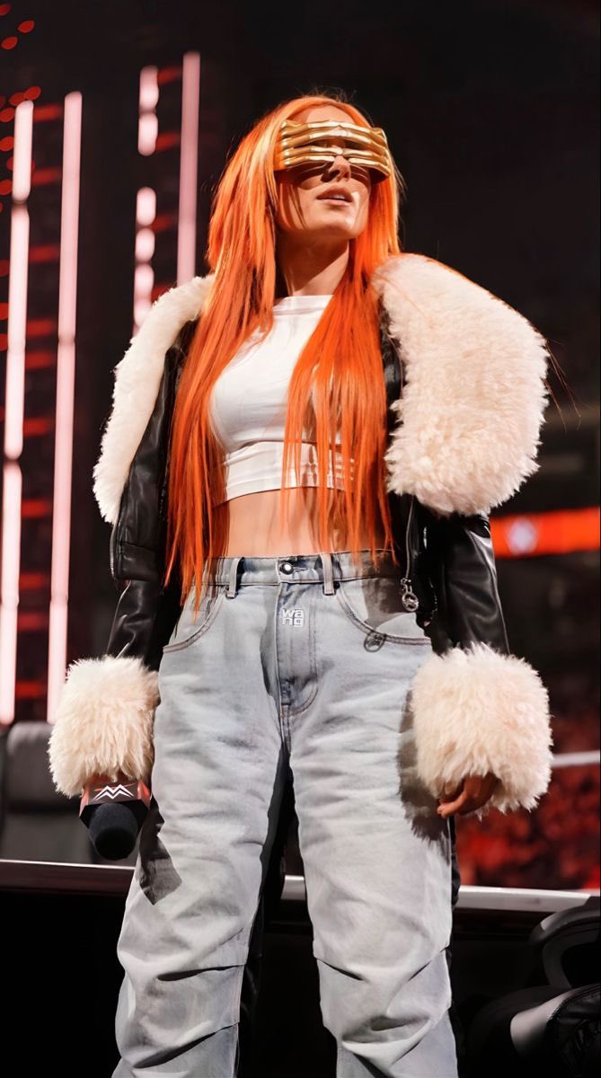 BeckyLynch2KE's tweet photo. Come Wrestlemania, you’re playing the man’s game. #Smackdown https://t.co/GcaeoIb4EA
