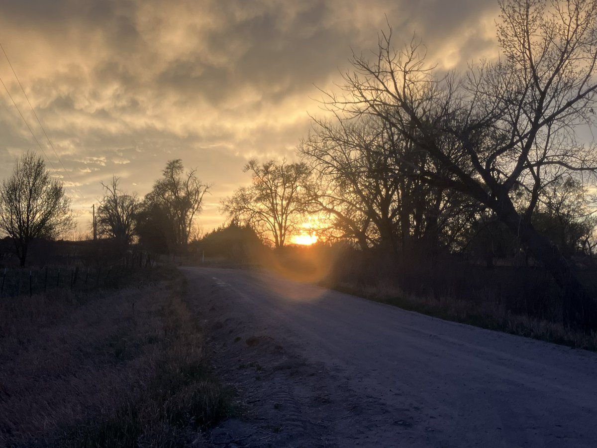 LyleB86419's tweet image. Beautiful evening here in the valley