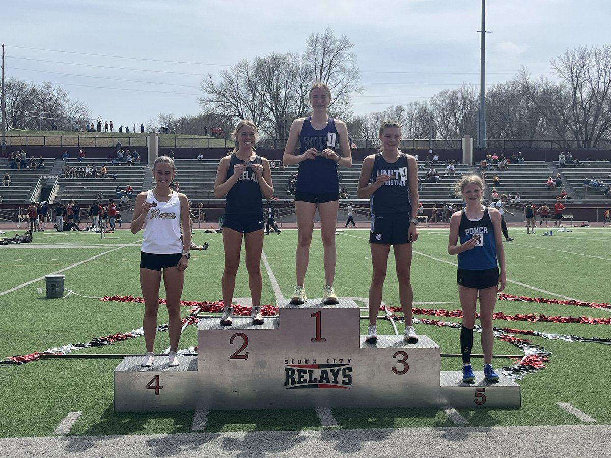 Individuals making the podium at the Sioux City Relays:
🥈Grace in the 3000
🥉Breckyn in the 400 hurdles
4th- Haylee in the 400
4th- Grace in the 1500