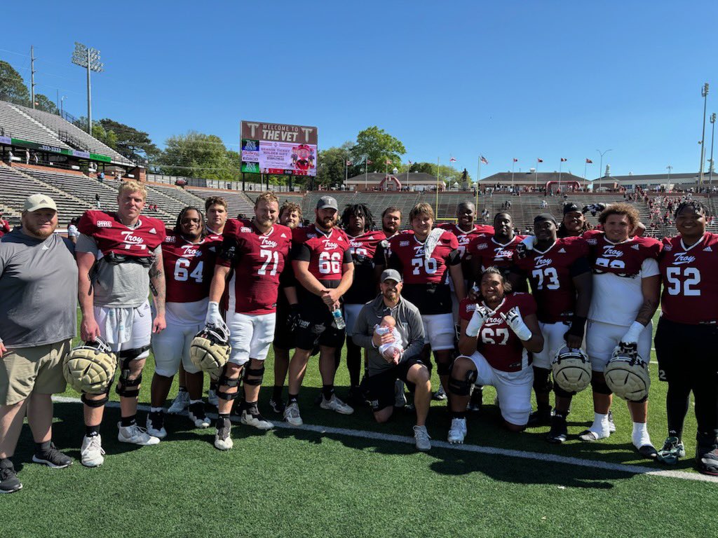 Let’s keep getting better!! Proud of this group of great dudes, first picture with Calhoun and all of his big brothers! ⚔️