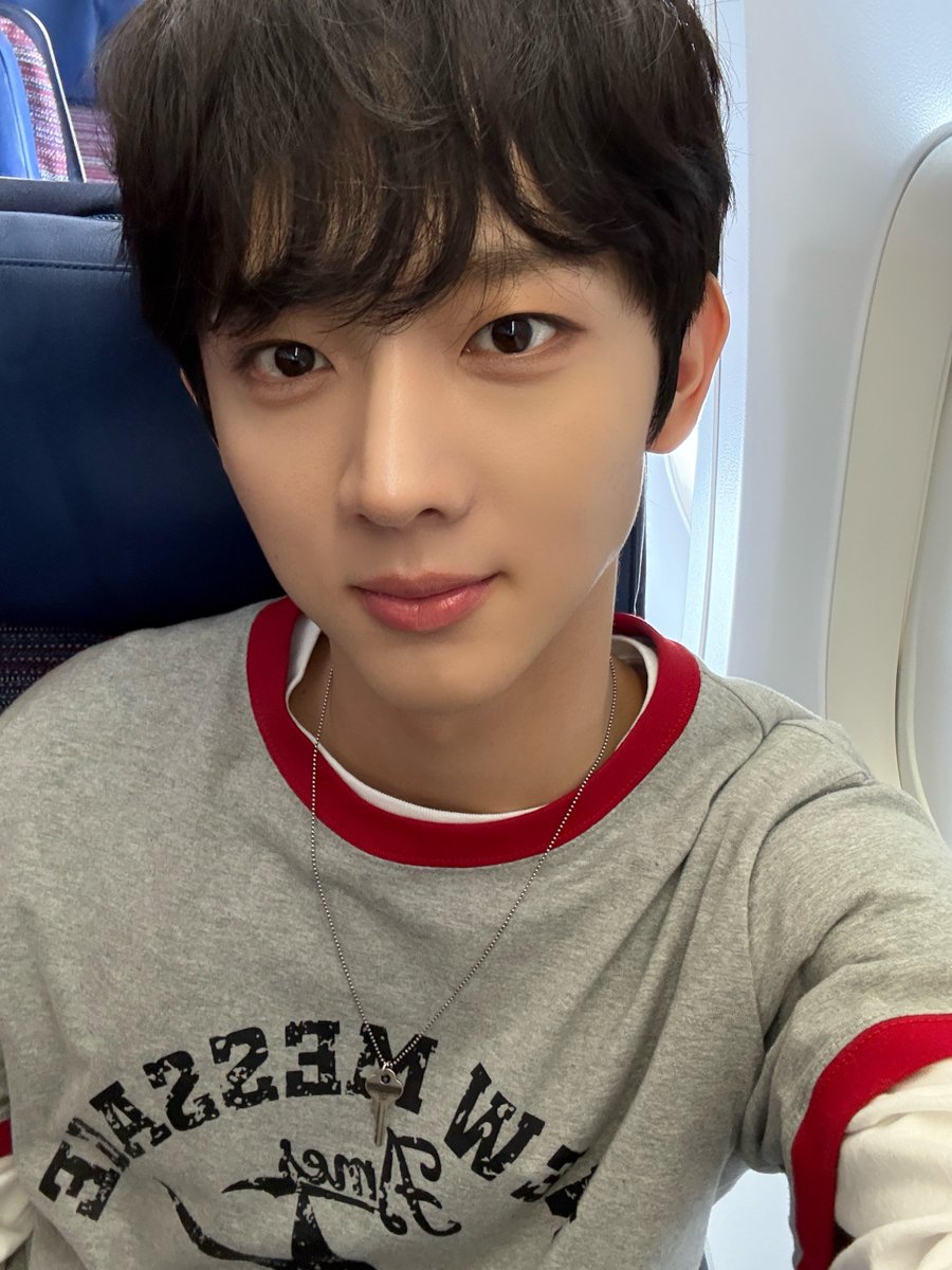 EVNNE_official's tweet photo. 엔브 굿모닝!!☀️ 조심해서 다녀올게용☘️

 #EVNNE #이븐  #유승언 #YOOSEUNGEON https://t.co/ldZ3xZJbS5