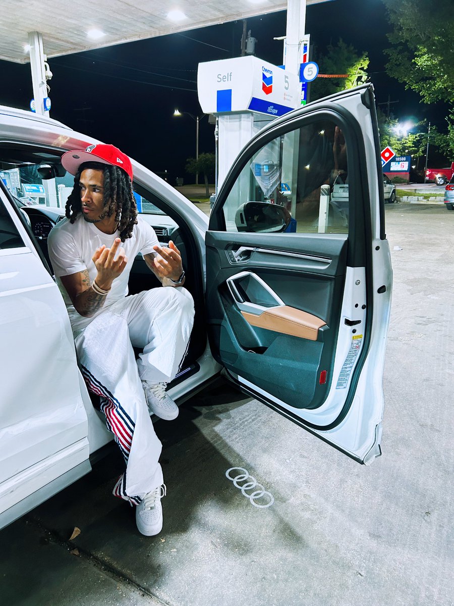 DStepJr's tweet image. 