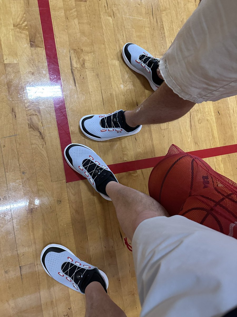 RaySiuta's tweet image. First tournament vibes in your new kicks from @UnderArmour @UANextGHoops @RedlineHoops @SelectEventsBB 💪🏼🔥🔥🏀