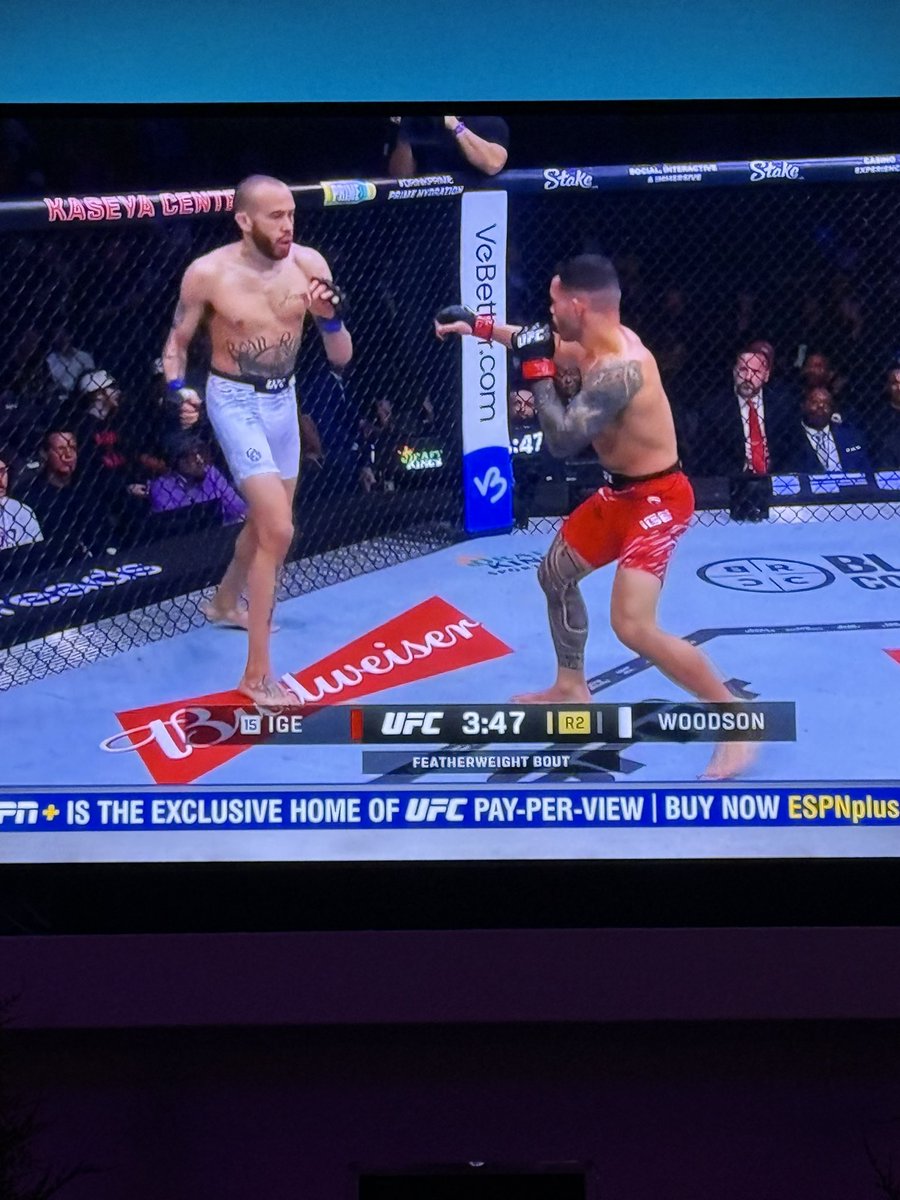 Sean “frog dog” Woodson looking sharp tonight #UFC314