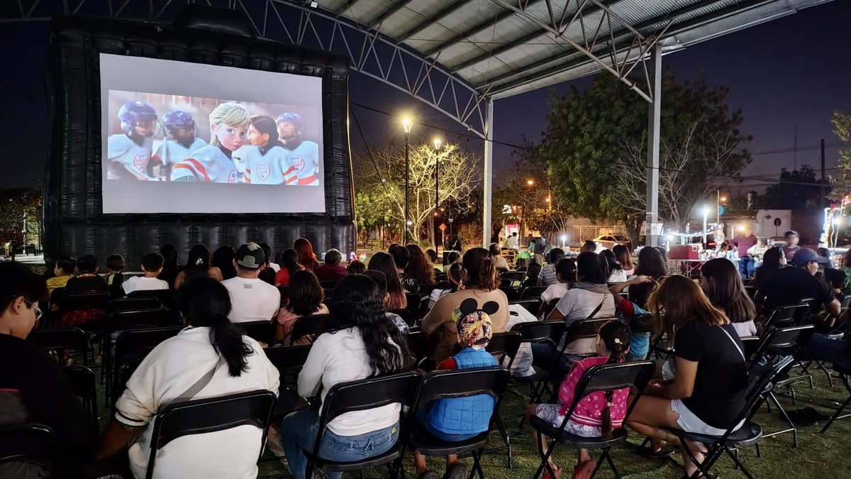 ImdutYucatan's tweet photo. 🎉👧🧒 En el marco del Mes de la Niñez, el Parque Lineal Los Paseos, se llenó de alegría con una edición especial de Cine al Aire Libre dedicada a celebrar a las niñas y niños

Las familias disfrutaron de una tarde mágica de película en un ambiente seguro y lleno de convivencia✅ https://t.co/dkvC6ctnr3