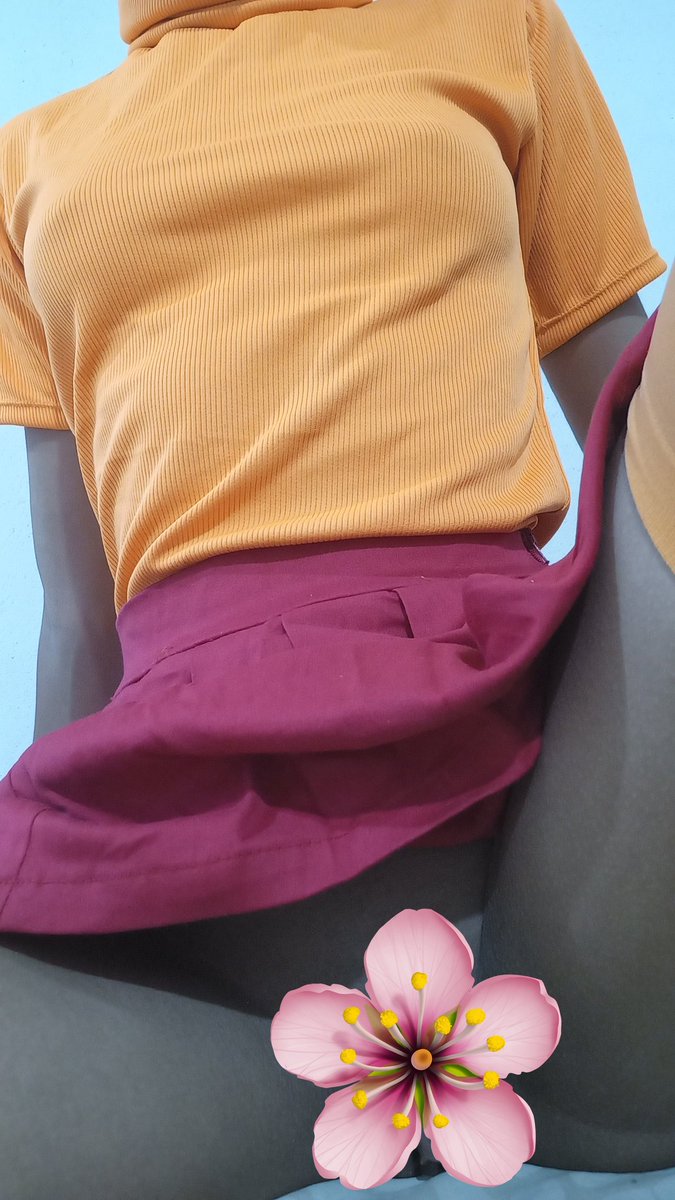 Lilyyu09's tweet photo. Quem quer mais foto da velma putinha? https://t.co/DyCEwTIDUF