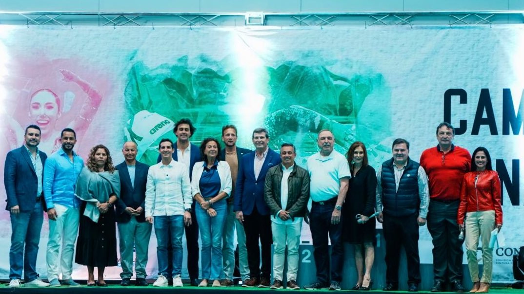 COM_Mexico's tweet photo. El Campeonato Nacional de Natación Artística en el #CDOM se vistió de gala con la presencia de Husain Al-Musallam, presidente de World Aquatics, quien convivió con la nueva generación de atletas mexicanas. Lo acompañaron nuestra presidenta, @maryjosealcala, y el director de la CONADE, @Rommel_Pacheco

#TodosSomosOlímpicos