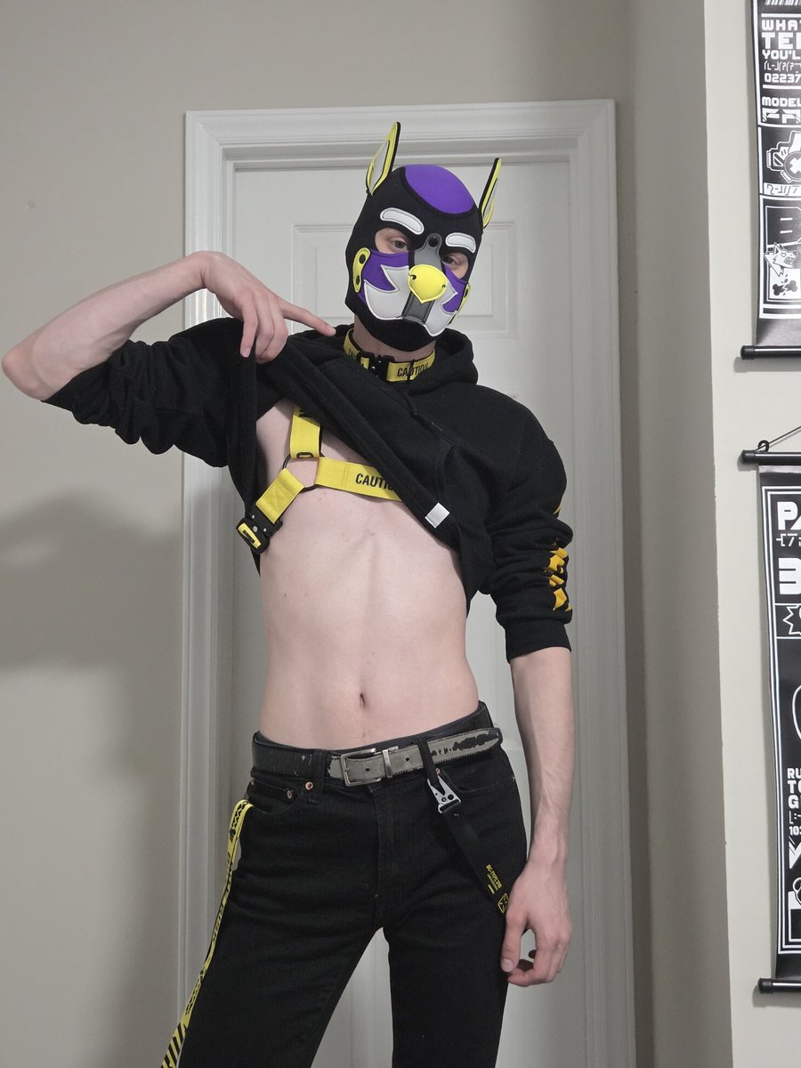 PupArthur1's tweet photo. ⚠️ Caution, I bite. ⚠️
Another outfit for FWA im cooking up.
#pup #pupplay #puplay #gay #gaypup #techwear #club #harness #pupplaycommunity
#puphood #sub #futurepunk #FWA #furry #submissive #FWA2025 https://t.co/Y4LDDhotVD