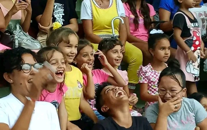 YudelkisOrtizB's tweet photo. Lo que puede lograr la cultura y especialmente las Artes Escénicas de la #ProvinciaGranma con
Proyecto "Tarequeando" ,Al Sol Voy es absolutamente grandioso.

¡Jamás renunciaremos  a sacar una sonrisa en medio de la adversidad!

#CubaEsCultura https://t.co/F3gPQ1pk0k