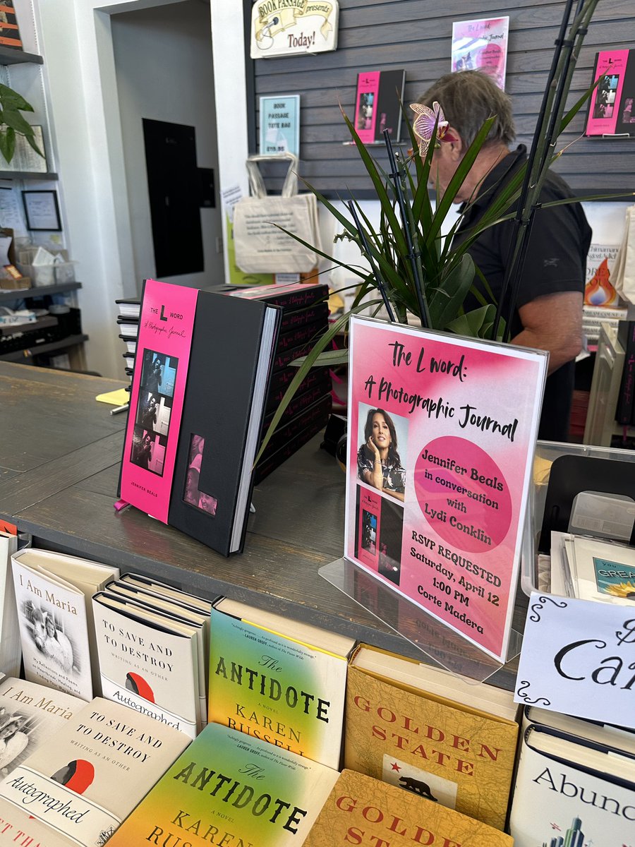 lunashephard's tweet photo. Got to meet the one and only Jennifer Beals at the book signing today! So happy she decided to come to the Bay Area, the Q&amp;A was amazing where she just told everyone that they’re f****** perfect and God did an amazing job. 💕💕
#thelword #jenniferbeals https://t.co/PU82G8P2ao