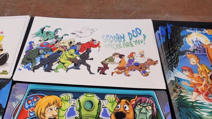 disappointed to learn that my art is being sold at a con in the US, without my knowledge. this sucks bc this goes against why i make scooby art in the first place, and why i don't even take commissions for them: i don't want to proffit off something that means a lot to me