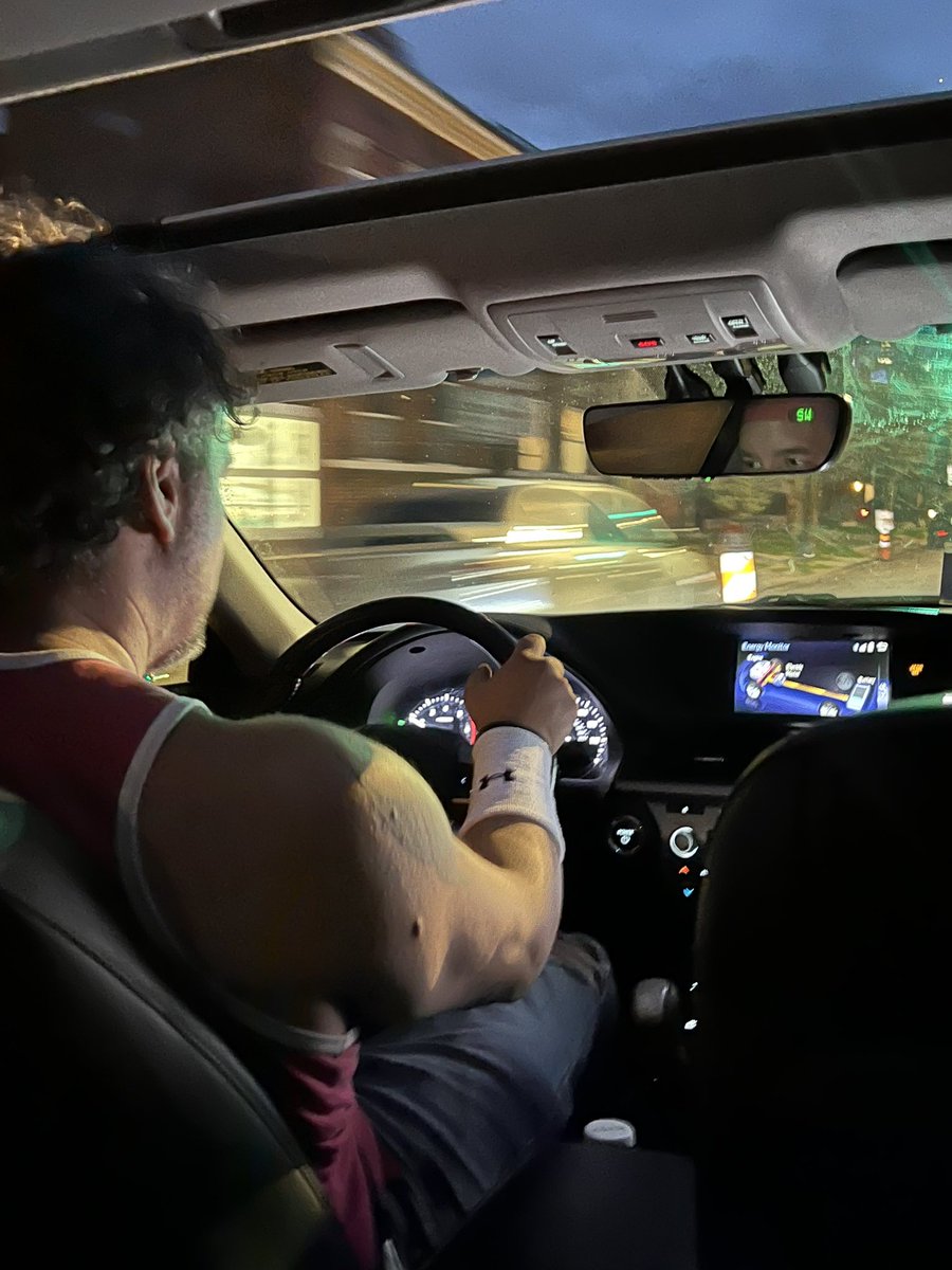 master_puke's tweet image. This is so hard from my uber driver
