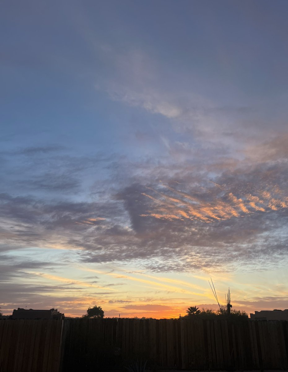 Autumina_Art's tweet photo. Mother Nature comes thru again with a fantastic sunset during Saturday nightโs #OPLive #AZsunset https://t.co/lnYeHuh5nG