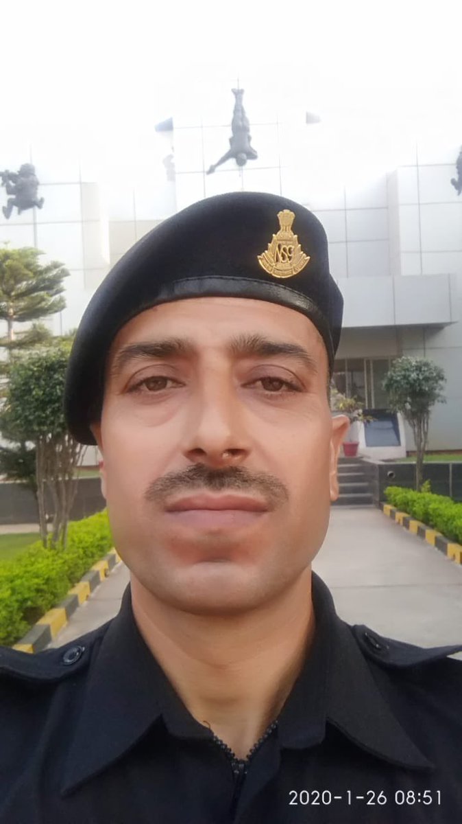 tomar_pee's tweet photo. आतंकवादियों से मुठभेड़ के दौरान शहीद हुआ एक और जवान: बेसुध हुई माँ, पिता बोले: कुछ नहीं कर रही मोदी सरकार: https://t.co/2iv7vaTaMI https://t.co/SUYR8WICC6