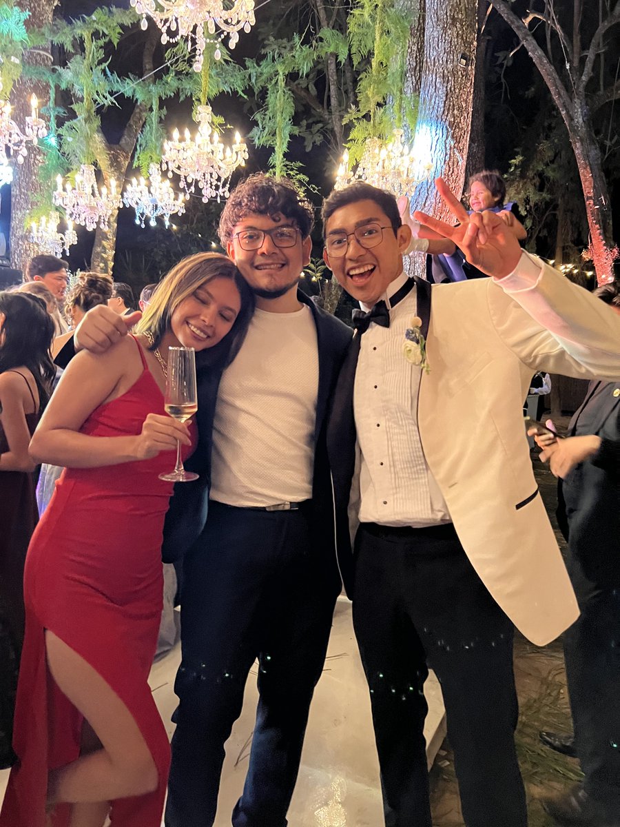 Se casó Fernanfloo floo floo floo floo
Si te opones ándate al chorizo