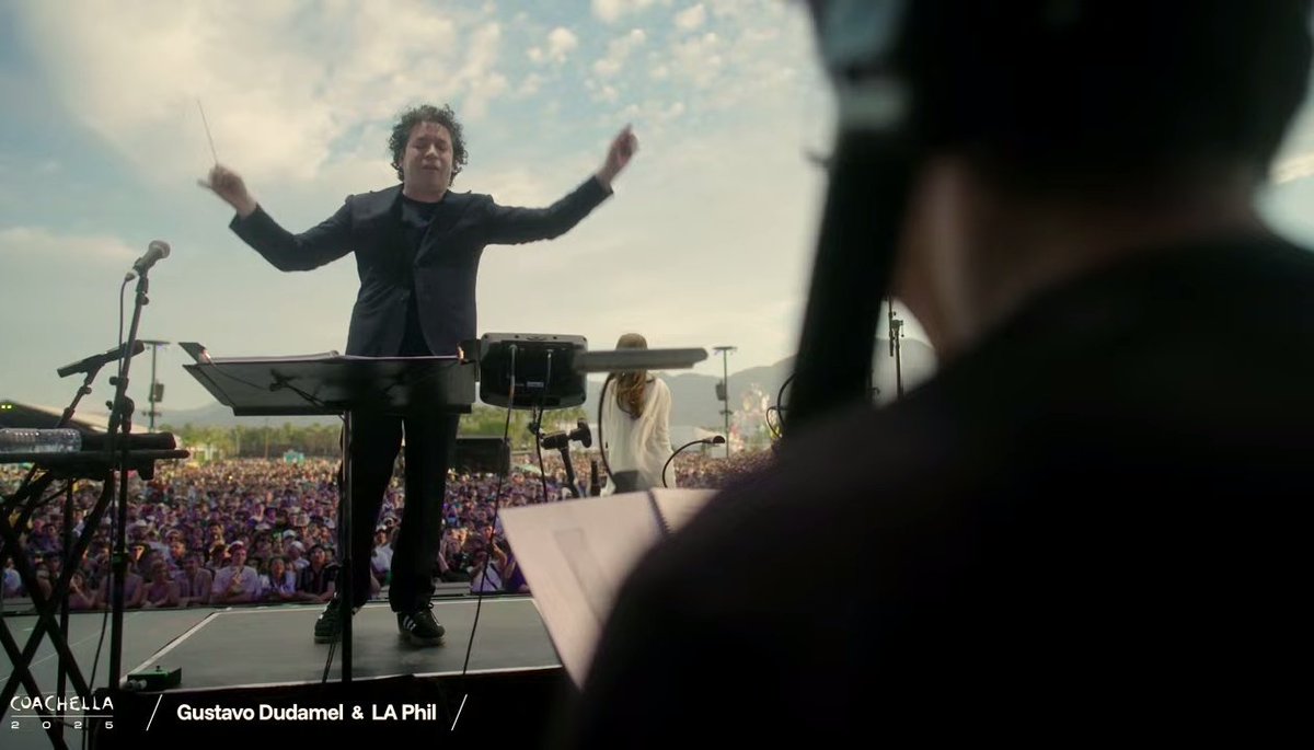 puflof's tweet photo. best show of the dayyy!!!! 
loveee Gustavo Dudamel &amp; LA Phil https://t.co/87m9oXECzV