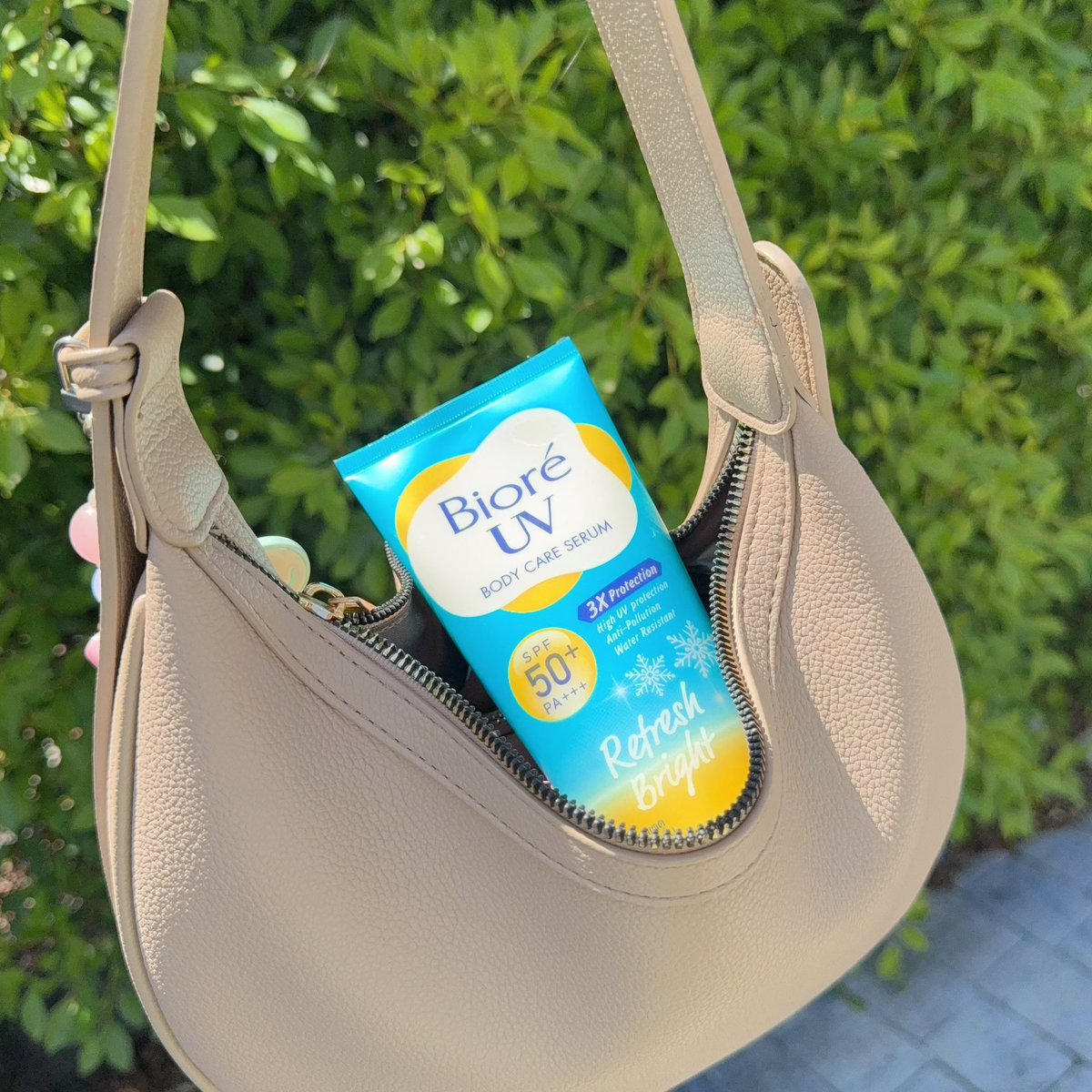 jubejann's tweet image. รีรันอีกรอบกันแดดที่เกิดมาเพื่อสายลุย✨ Biore UV refresh bright เจอแดดร้อนๆ สูตรนี้เอาอยู่!! ทาแล้วรู้สึกเย็นลง -2.7 °C ทันที ปลอบผิวลดความแสบร้อน มี SPF50+ PA+++ ป้องกันแดดได้จริง ไม่ทำให้เสื้อเหลืองด้วย ซื้อซ้ำแบบเลิกนับ ดีมากกบอกเลย 

#Biore #BioreUVBodySerum #กันแดดตัวจริง