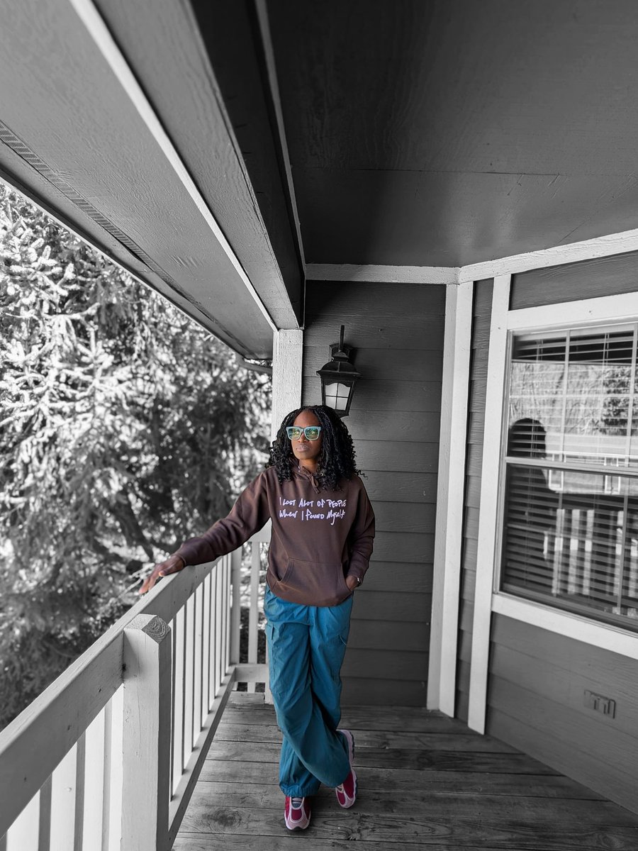 amcmath04's tweet photo. Lost & Found x No Shoes in the House = Perfection
#KOTD #Saucony #Matrix #JaeTips #undssaturday #ashwithkicks #wearyourkicks #yourkicksaredope
Hoodie@ @JBfromchicago
Shoes @JaeTips x @saucony https://t.co/FvIVlIIGT3