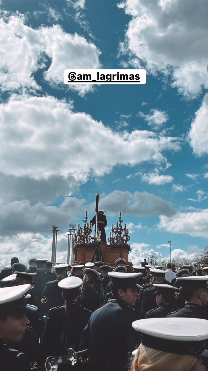 Sevilla tiene un color especial ✨🥁🎺<a href="/amlagrimas/">Lágrimas de Dolores</a> <a href="/Hdadpadrepio/">Hermandad Padre Pío</a>