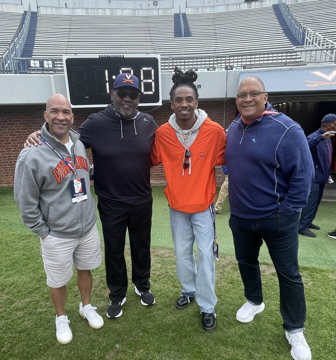 L.C. Bird Football 🦅 🏈 (@lcbfootball) on Twitter photo Bird alumni show up <a href="/UVAFootball/">Virginia Football</a> spring game - L/R Linwood Carroll (UVA) Mike Battle (UVA) Anthony Harris ( UVA ) Eric Carroll (Liberty) #Birdalumni Bird alumni show up <a href="/UVAFootball/">Virginia Football</a> spring game - L/R Linwood Carroll (UVA) Mike Battle (UVA) Anthony Harris ( UVA ) Eric Carroll (Liberty) #Birdalumni