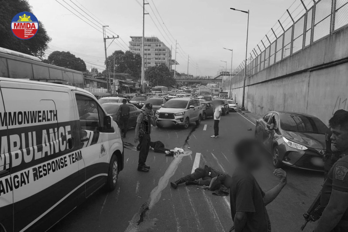 MMDA's tweet photo. Sa bawat biyahe natin, mahalaga ang ating kaligtasan.  

Kaninang 6:48 ng umaga, isang banggaan ang nangyari sa Commonwealth Avenue-Eastbound sa Quezon City sangkot ang isang public utility jeepney at ilan pang sasakyan. Base sa report, matulin ang takbo ng jeep at tumaob ito. Ilang indibidwal naman ang nasawi sa insidente.  

Nakikiramay ang Metropolitan Manila Development Authority  sa mga pamilya ng mga nasawi dahil sa nasabing insidente ng banggaan. Mahalaga ang bawat buhay at kami ay nananawagan sa lahat na maging responsable at mag-ingat.

Paalala sa mga nagmamaneho: Dapat sumunod sa mga batas trapiko at laging maging alerto sa kalsada.  Huwag balewalain ang maintenance ng sasakyan, lalo na ang gulong,  na dapat ay regular na sinusuri. Ang paggamit ng kalbo o sira-sirang gulong ay nagdudulot ng panganib. 

Ang mga driver ng pampasaherong sasakyan ay may malaking responsibilidad sa pagtiyak na ligtas ang kanilang mga pasahero.
 #mmda