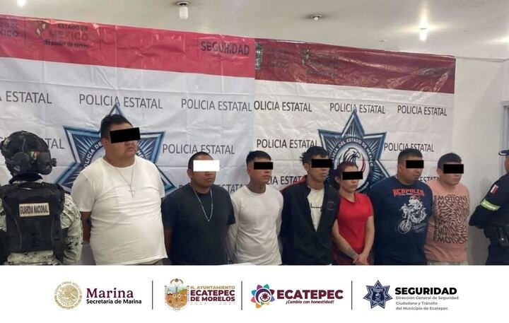 alvarez_armando's tweet photo. Detuvieron a siete personas que presuntamente #invadieron una #casa en Valle de #Aragón Tercera Sección, en #Ecatepec, #Edomex.
Con este caso, ya son 43 #viviendas y predios #recuperados en dicho municipio https://t.co/vM5BfJQnTZ