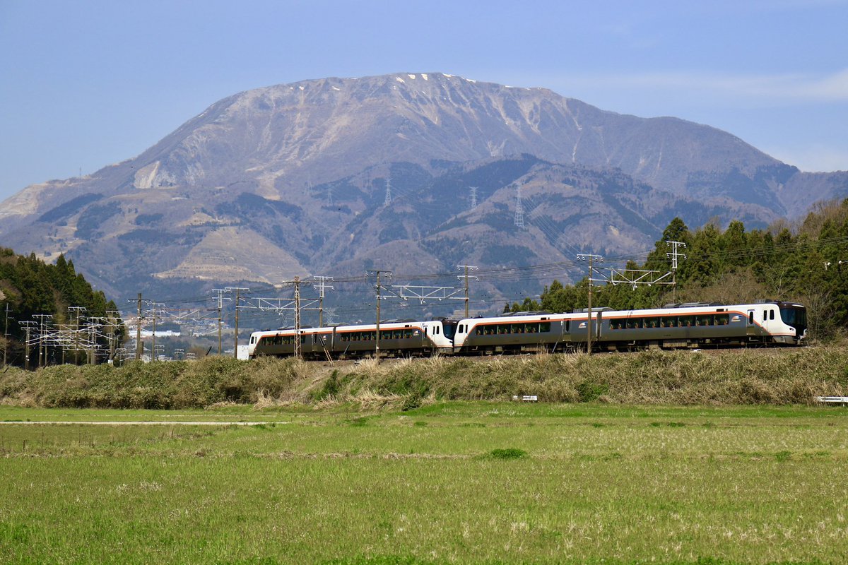 jiro29992718's tweet photo. 昨日撮影より。京都駅での不審物のお陰で3094レ、DEC、は撮り逃しましたが、ひだの回送、8865レ、ディズニー新幹線、ドクターイエローと撮影して来ました。 https://t.co/EmW1jm239u