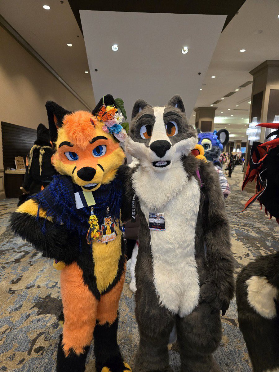 Castian_stuffAD's tweet photo. Got to see my papa again!
#TFF2025 
#firewolfstudio https://t.co/zaVcSLuLQq