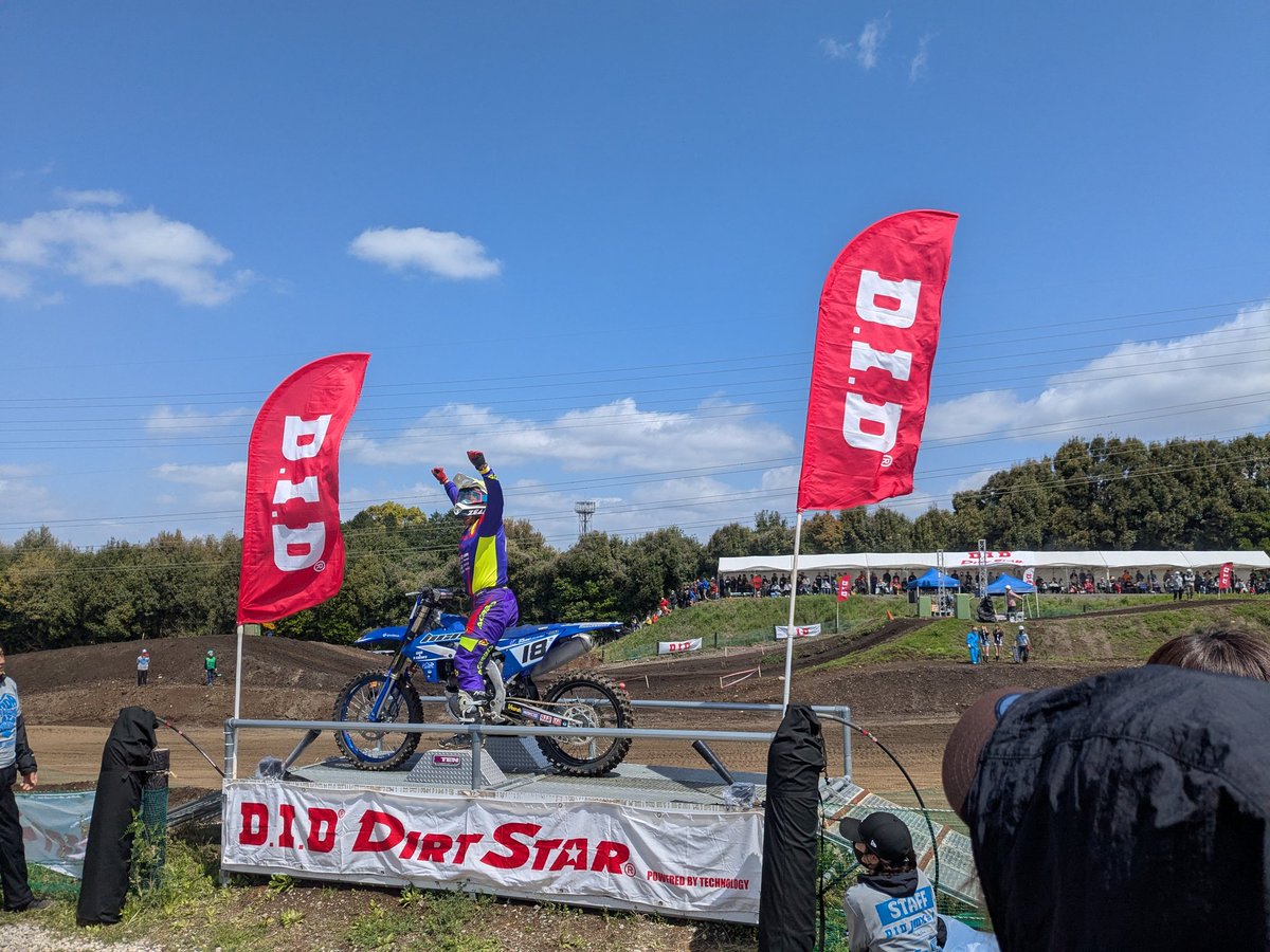 yosidaken02's tweet image. モトクロス全日本選手権HSR九州大会だよ！

バイクが飛ぶよ！
間近でみれるよ！
無料だよ！
みんなもおいでよ！！！

#MX #motoX #オフロード #モトクロス #バイク #HONDA