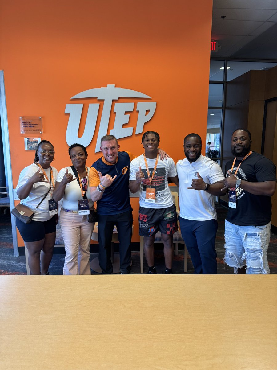 MJohnson_2026's tweet photo. Had really great time and experience at UTEP today. Thanks to @COACHJMACRB for inviting me out for Jr day and getting to finally meet @CoachSWUTEP  #GoMiners https://t.co/iCrpeBUTyu