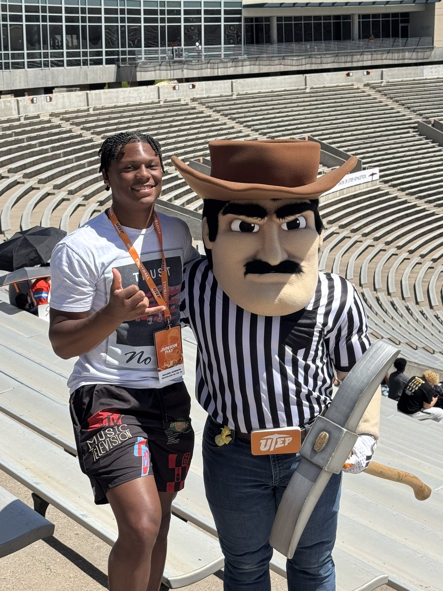 MJohnson_2026's tweet photo. Had really great time and experience at UTEP today. Thanks to @COACHJMACRB for inviting me out for Jr day and getting to finally meet @CoachSWUTEP  #GoMiners https://t.co/iCrpeBUTyu