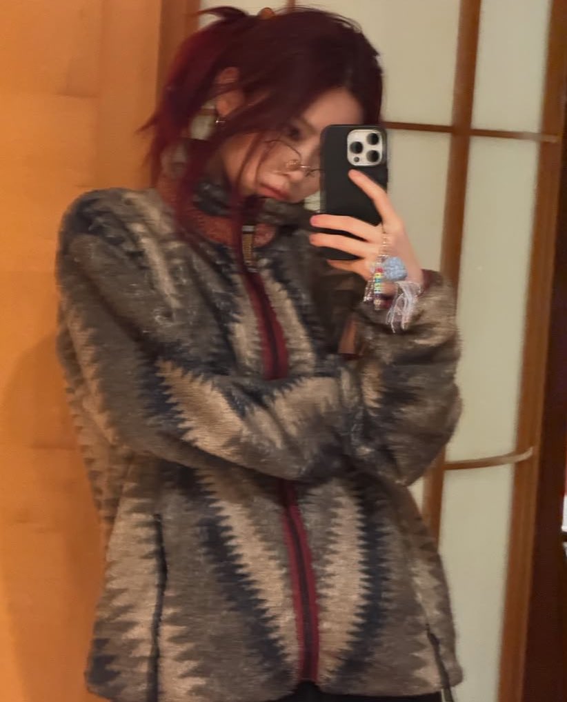 ketchupryujin's tweet photo. RYUJIN’S INSTAGRAM UPDATE OMFG https://t.co/YkRyY2Bdsd