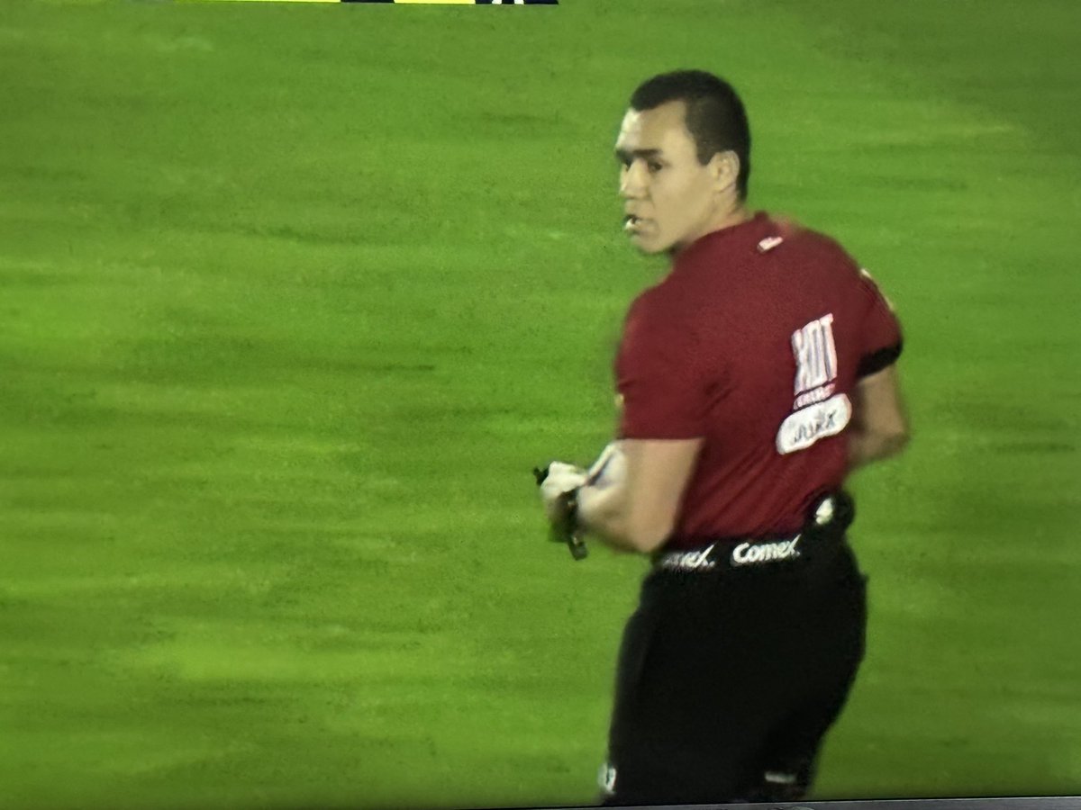 Jesus_Bernal's tweet photo. 🤨🤨🤨

- El Gato Ortiz expulsa a Berterame.

- El Gato Ortiz expulsa a Óliver Torres.

- El próximo rival de Monterrey es el América.

Cómo se llamó la obra? https://t.co/Kp8eAvirHR