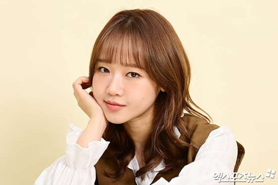 tang__kira's tweet photo. Choi Yoojung: Lewat aktivitas bersama IOI hingga Weki Meki, saya menemukan orang-orang yang akan selalu mendukung saya

“Tidak mudah menemukan orang yang akan mempercayai dan mencintaimu selain dirimu sendiri. Lewat kedua grup ini, saya telah menemukan orang-orang yang akan selalu mendukung pilihan saya di masa depan. Saya yakin, para member juga merasakan hal yang sama.”