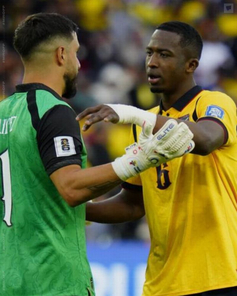 MrOFFSIDER's tweet photo. Hernán Galíndez en Clank!: "Terminó el partido contra Colombia y viene Pacho (Willian). Él no me tutea y me dice: 'Estoy en una videollamada con mi familia, no la puede saludar que quieren hablar con usted'. Yo le dije: 'flaco sos el central del PSG'". https://t.co/rlpqQjQmRn
