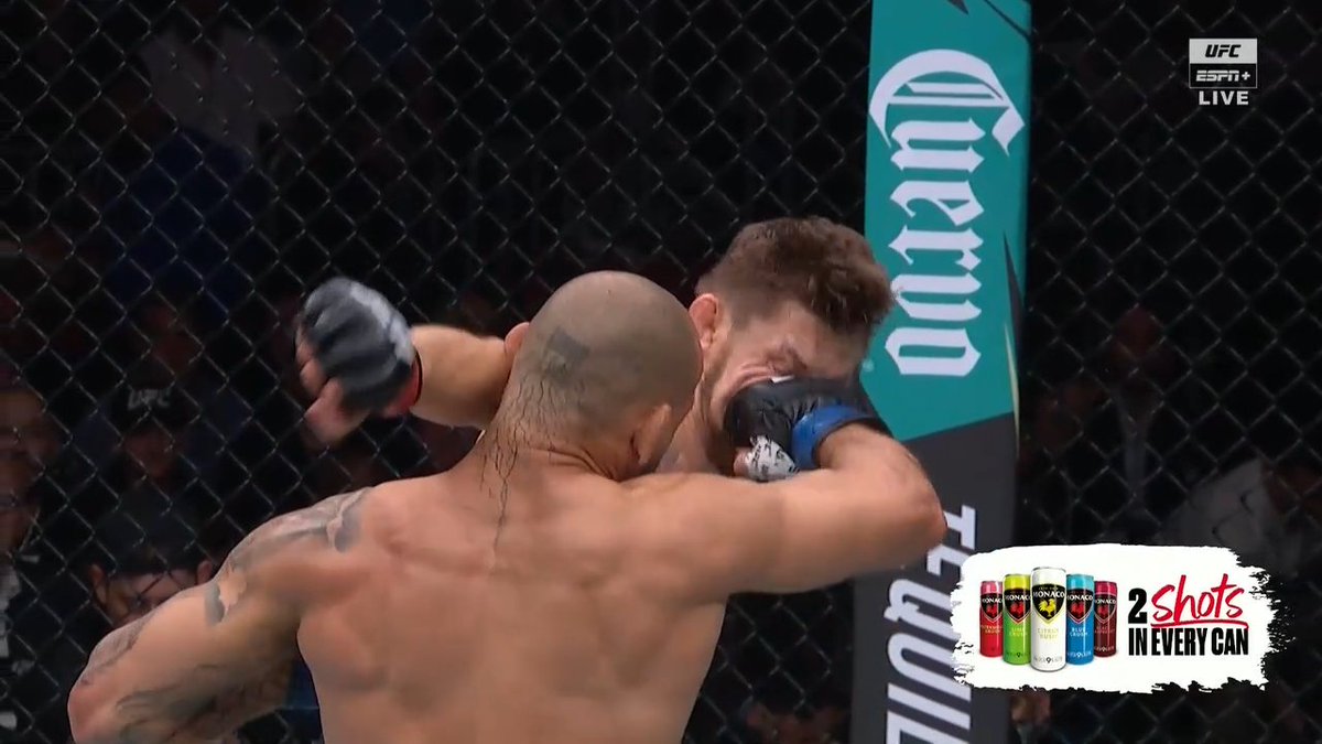 taboutsports's tweet photo. Left Right and a Choke

#UFC314 https://t.co/ldWz5t4EZh