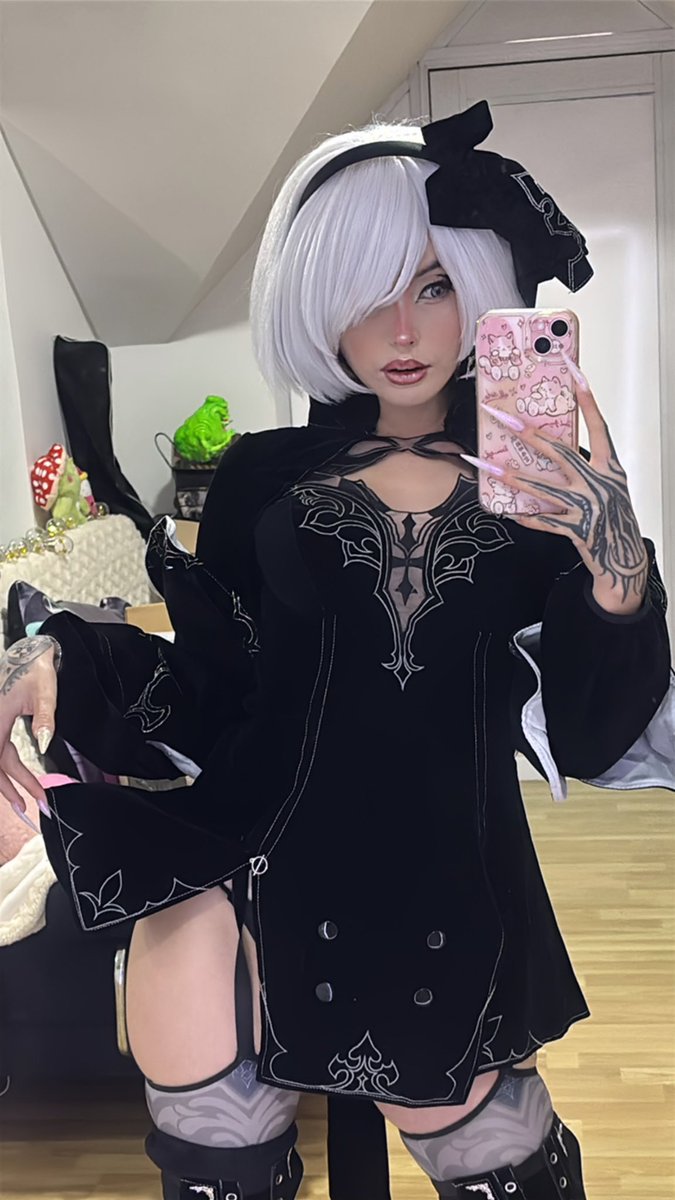 🎀 𝐄𝐥𝐢𝐳𝐚𝐛𝐞𝐭𝐡 𝐓𝐚𝐲𝐥𝐨𝐫 🎀 (@elizzataylor_) on Twitter photo 