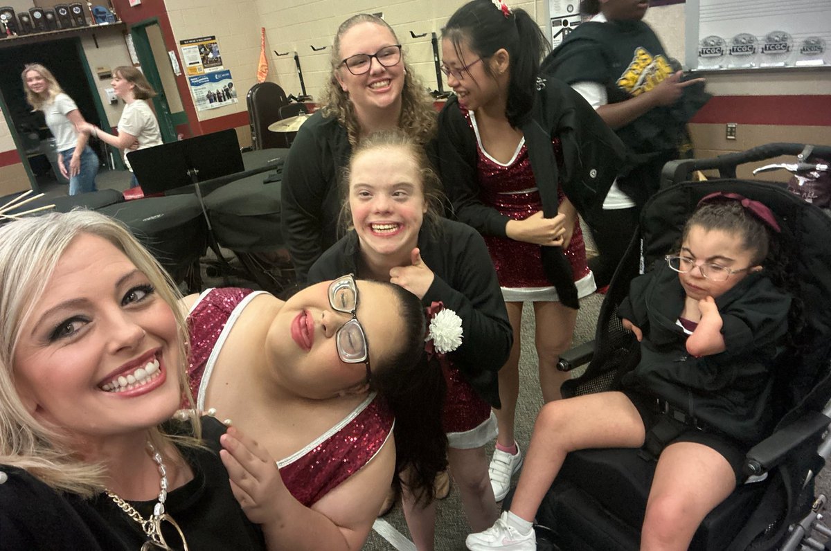 pinkpatterson's tweet photo. Oh my heart….Sparkle Squad stole the show! ❤️❤️❤️ #WeAreGR @LonghornDance your vision was 🥰! https://t.co/WxY2cwYl6s