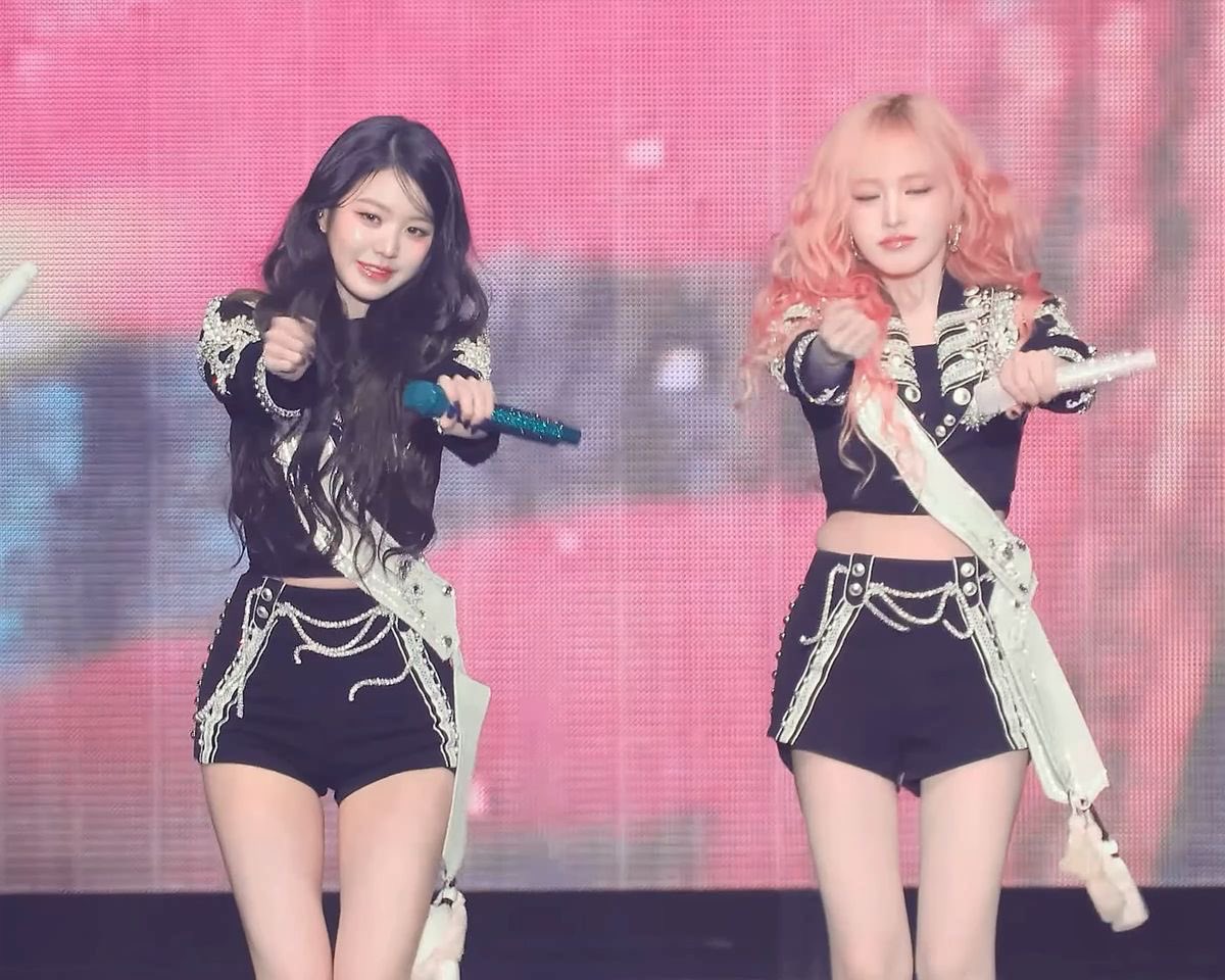 KpopEdThingz's tweet photo. IVE’s Wonyoung and Liz https://t.co/tlQcR65BG2