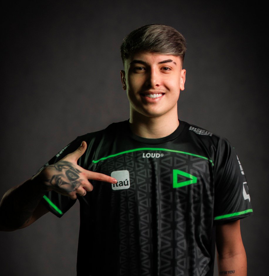 facadarp's tweet image. 2X0 contra o @fluxogg estamos na final!
(Nao entrei muito bem no segundo mapa, mas MVP no primeiro!). 
Aqui e @LOUDgg não é guilda não!